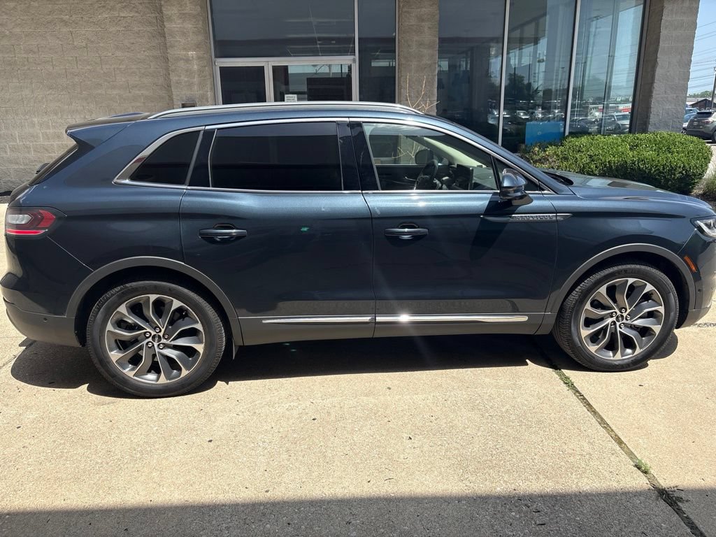 Used 2022 Lincoln Nautilus Reserve w/ Equipment Group 201A AWD/4WD image 4