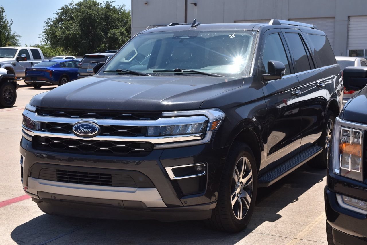 Certified 2024 Ford Expedition Max Limited RWD image 2