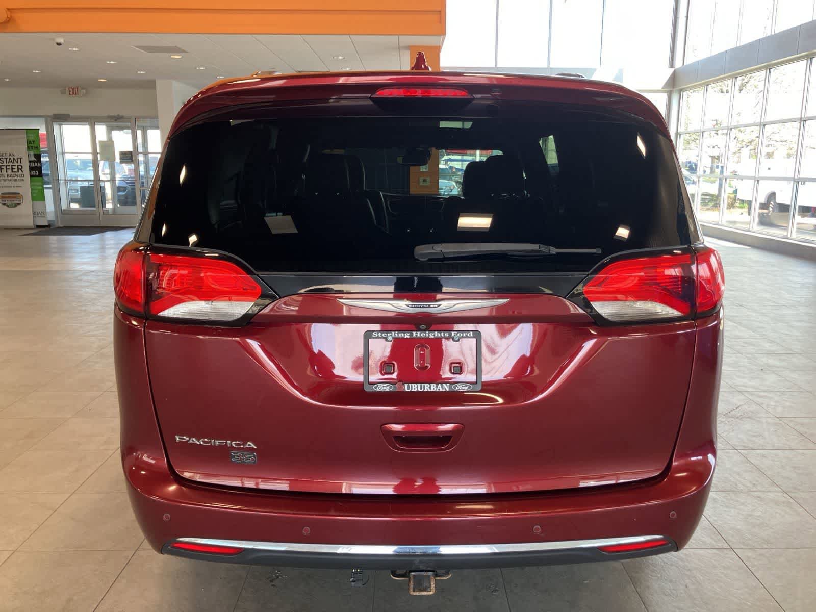 Used 2020 Chrysler Pacifica Touring-L FWD image 6