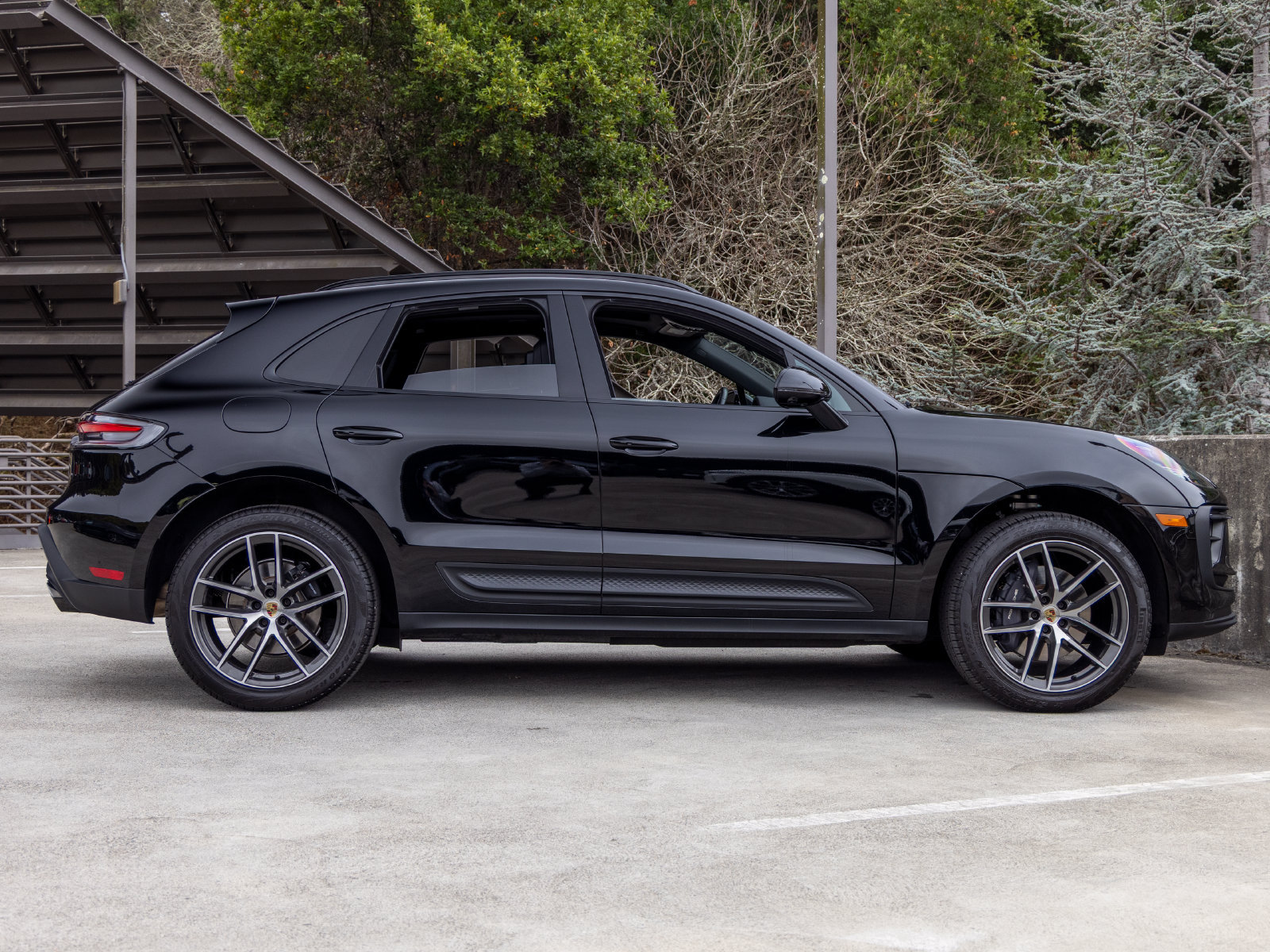Used 2026 Porsche Macan AWD/4WD image 12