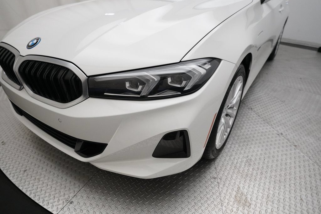 Used 2023 BMW 330e xDrive w/ Driving Assistance Package AWD/4WD image 22