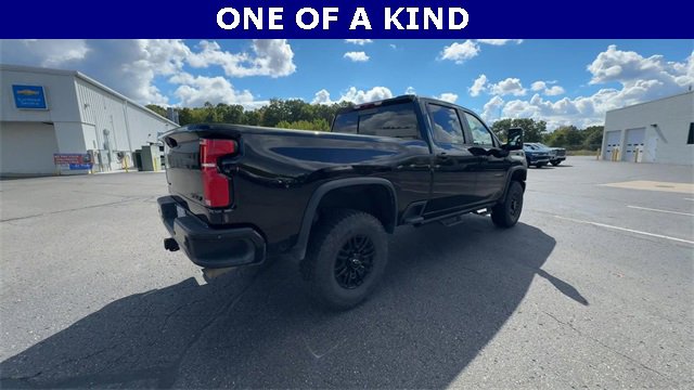 Certified 2024 Chevrolet Silverado 2500 ZR2 w/ LPO, Dark Essentials Package image 9