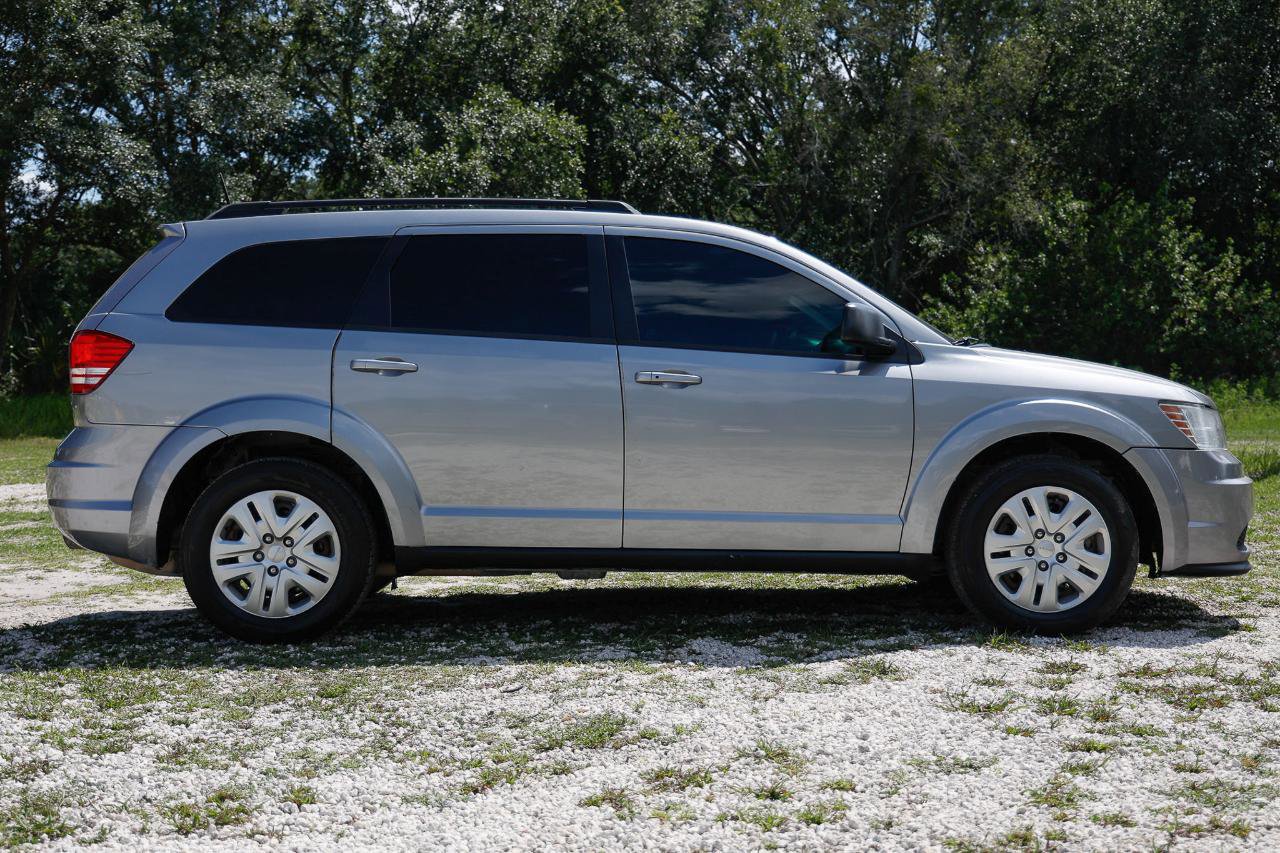 Used 2020 Dodge Journey SE FWD image 11
