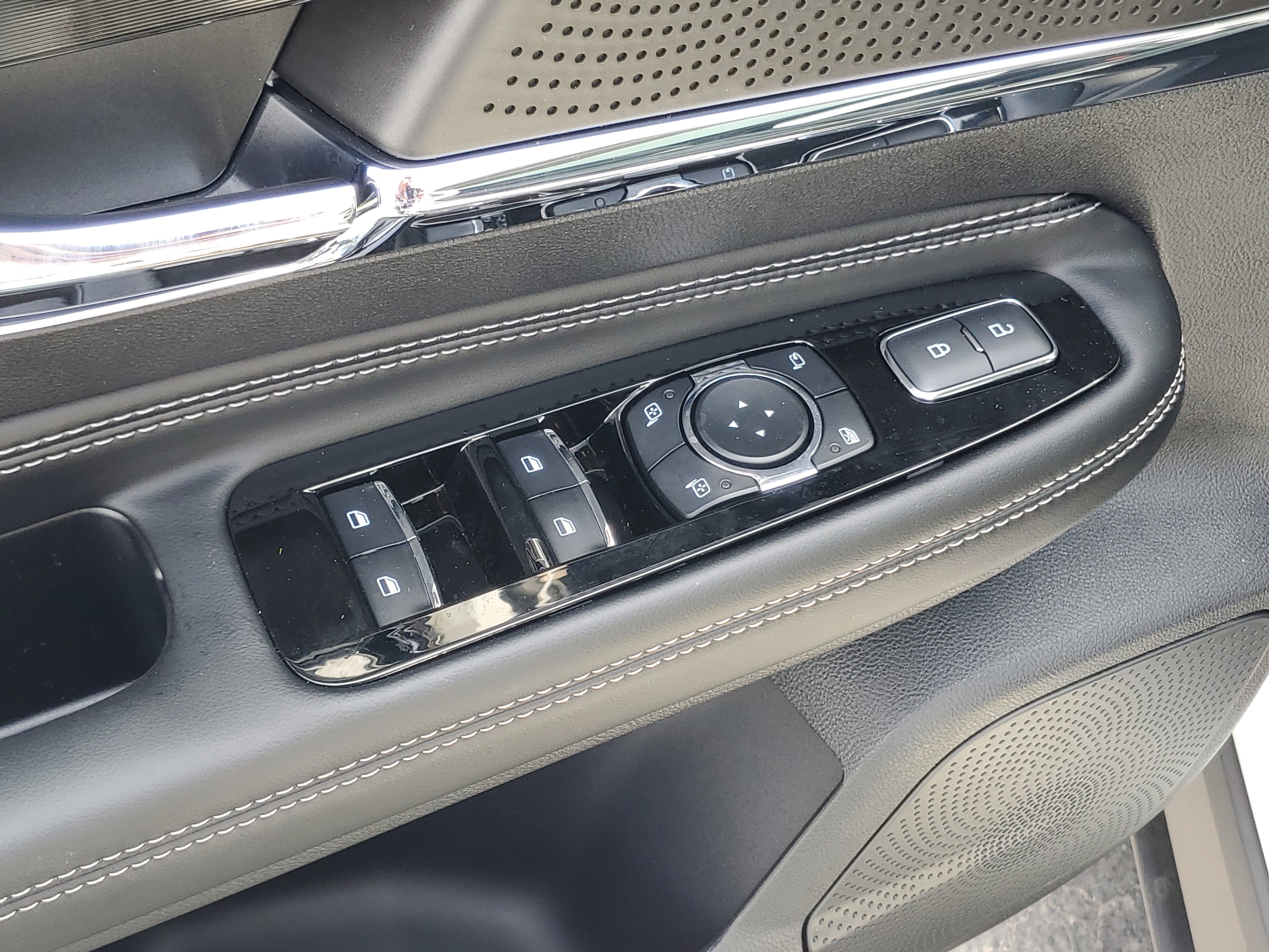 New 2026 Lincoln Corsair Reserve w/ Jet Appearance Package AWD/4WD image 10