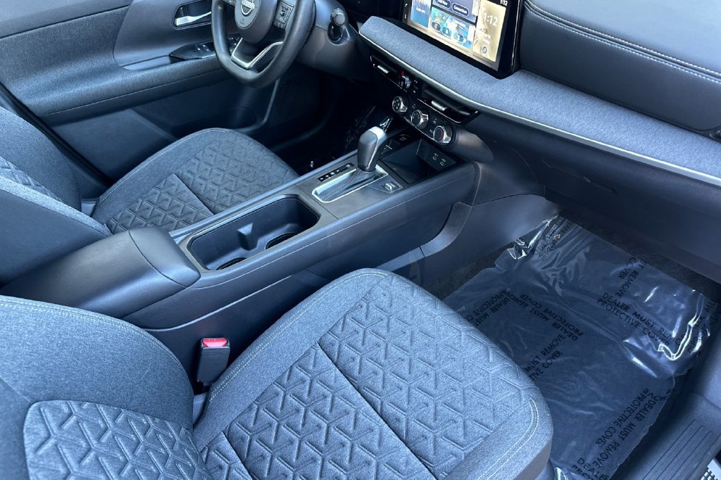 Certified 2025 Nissan Kicks SV w/ Illumination Package FWD image 16