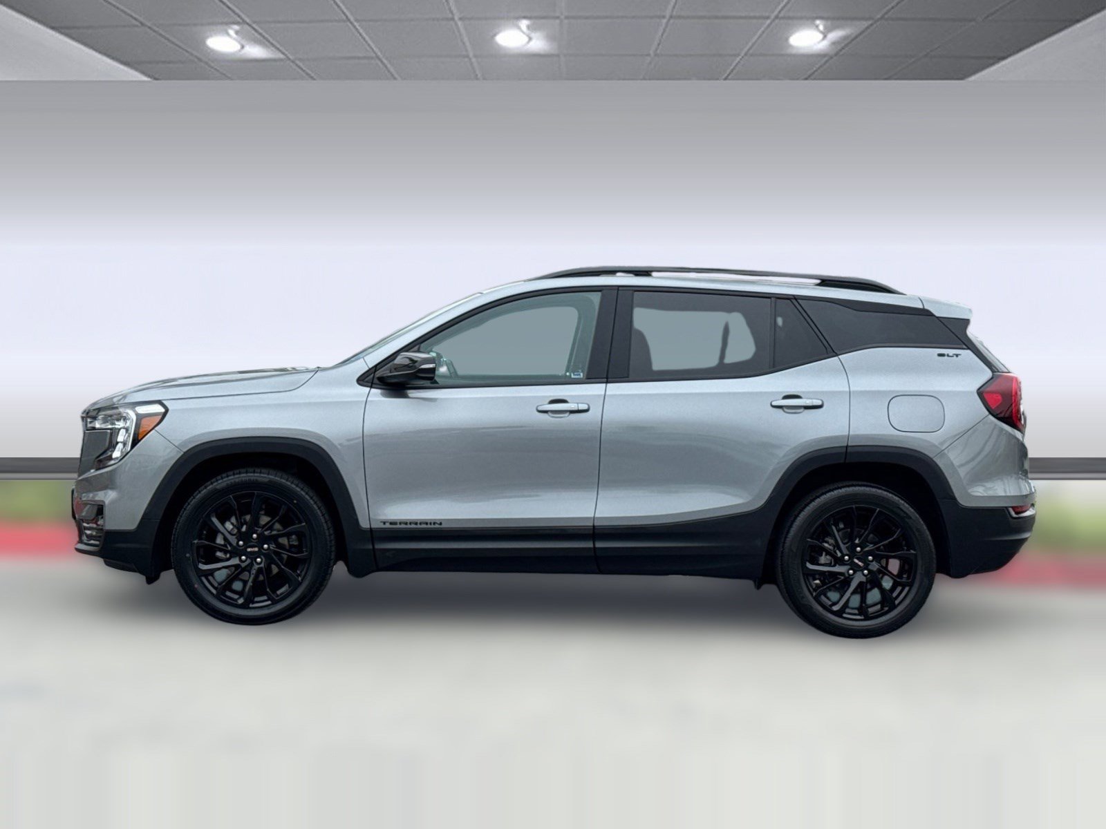 Used 2024 GMC Terrain SLT w/ Elevation Edition FWD image 2