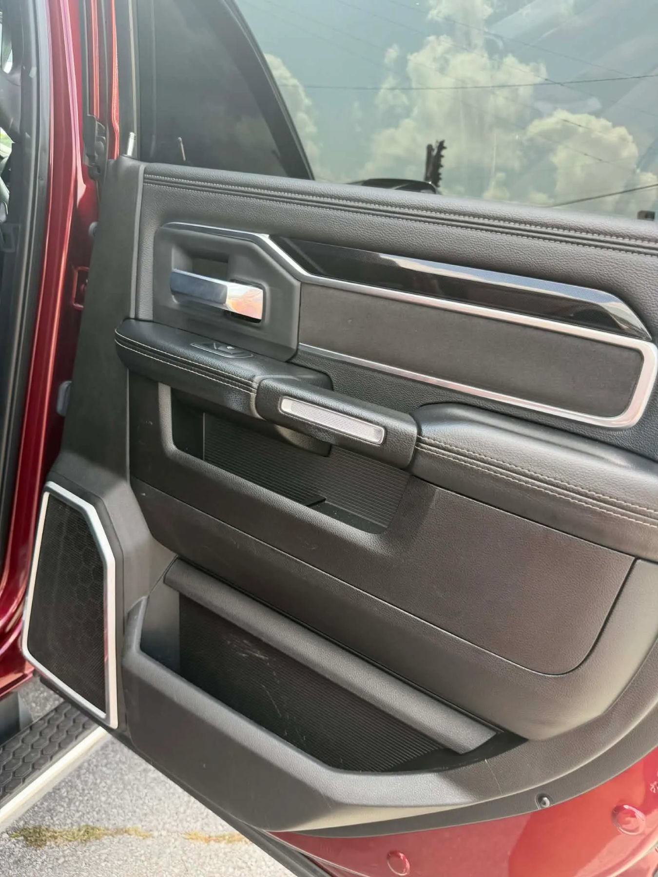 Used 2019 RAM 2500 Laramie AWD/4WD image 35