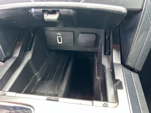 Used 2018 Ford Explorer XLT w/ Equipment Group 201A FWD image 33