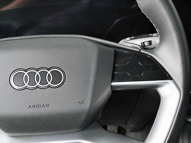 Used 2025 Audi Q5 Premium Plus w/ Premium Plus AWD/4WD image 12