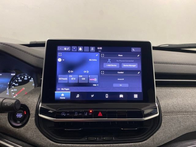 Used 2023 Jeep Compass Latitude w/ Sun and Sound Group AWD/4WD image 11