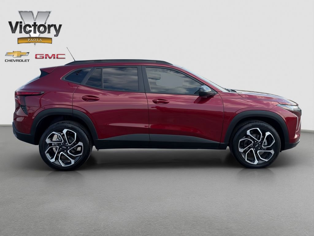 Used 2025 Chevrolet Trax RS w/ Driver Confidence Package image 7