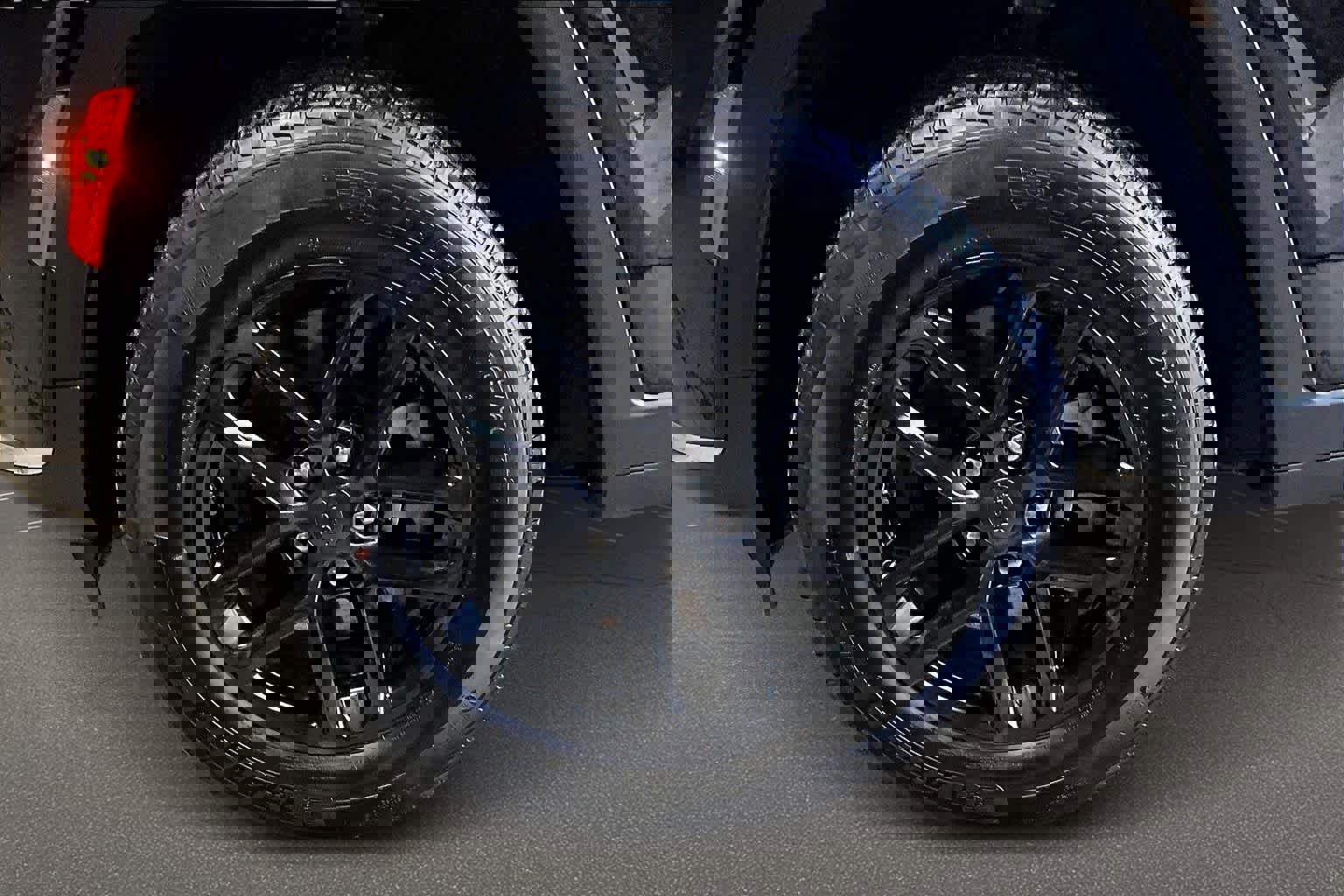 Used 2023 Jeep Grand Cherokee L Laredo image 8