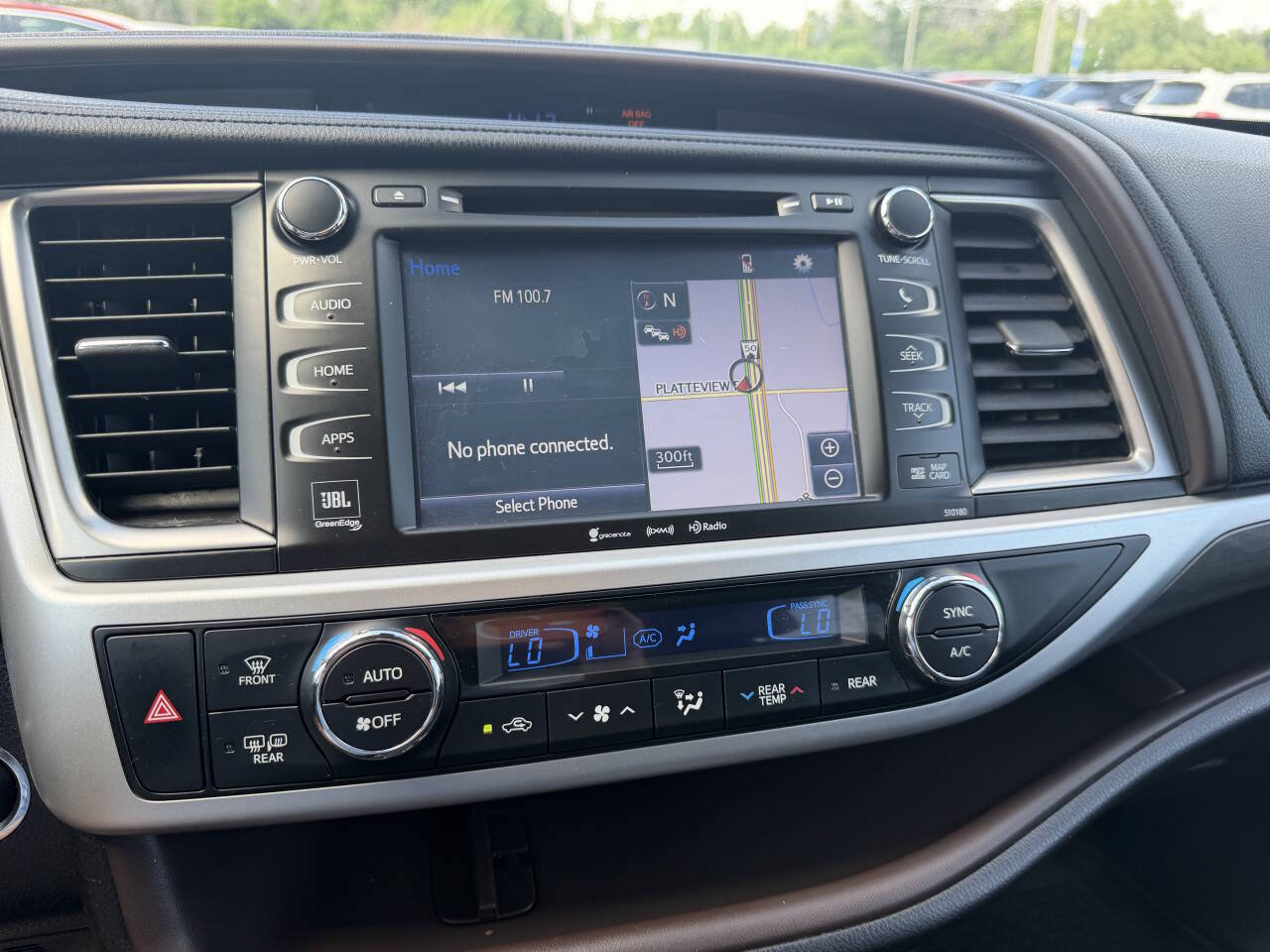 Used 2017 Toyota Highlander Limited Platinum FWD image 26