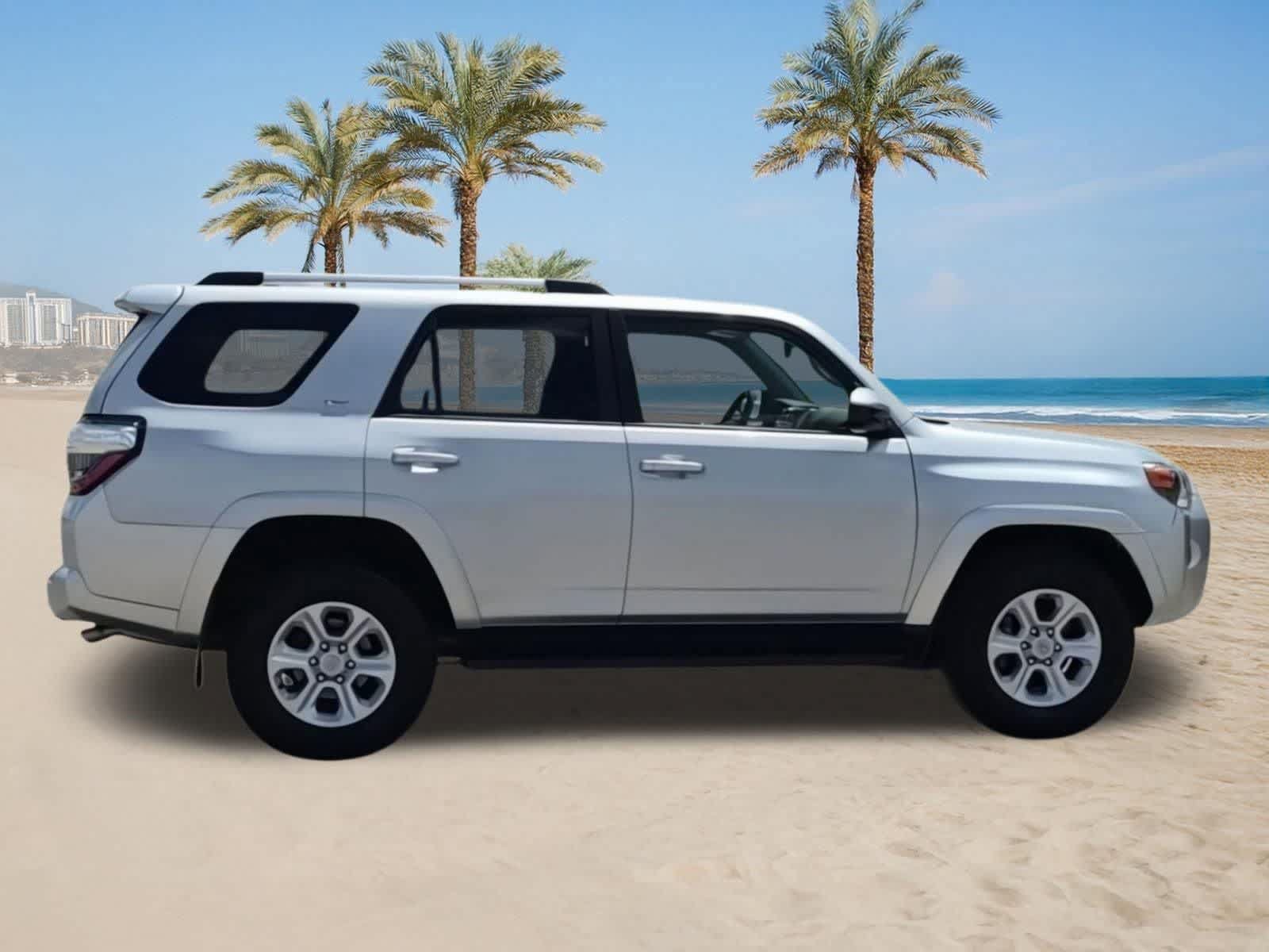 Used 2022 Toyota 4Runner SR5 AWD/4WD image 9