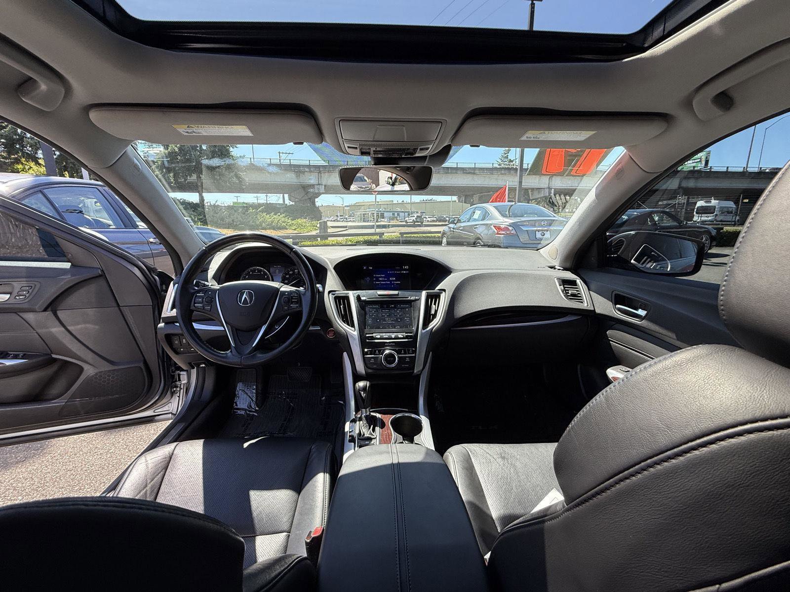 Used 2017 Acura TLX w/ Technology Package image 16