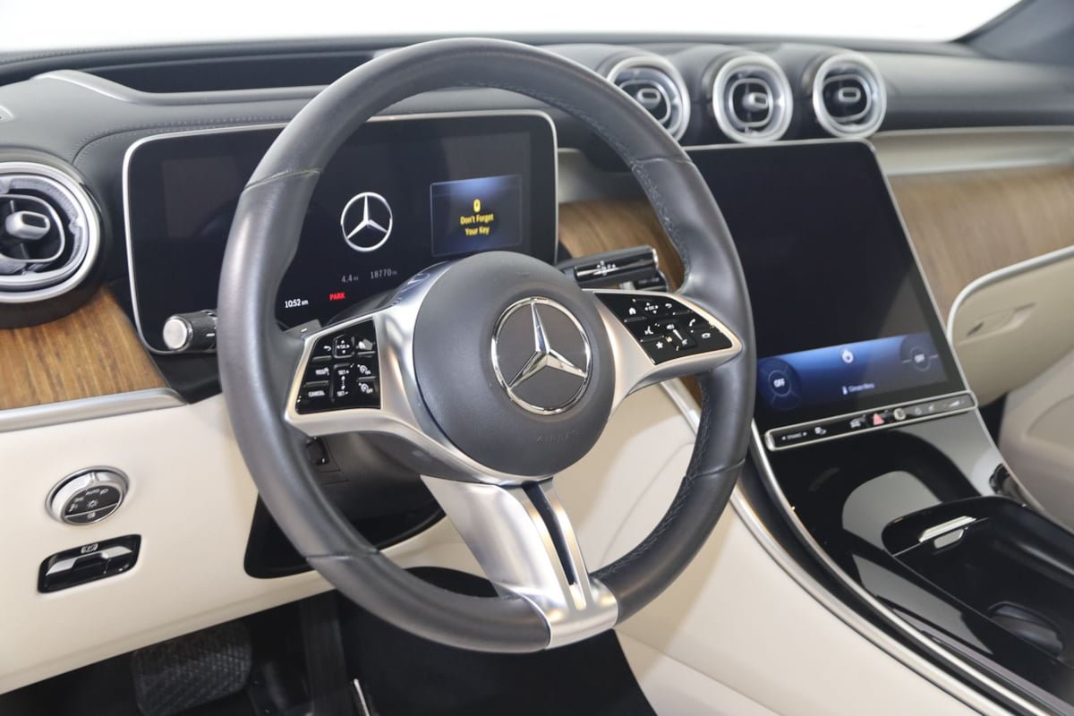 Used 2023 Mercedes-Benz GLC 300 4MATIC w/ Pinnacle Trim Package image 6