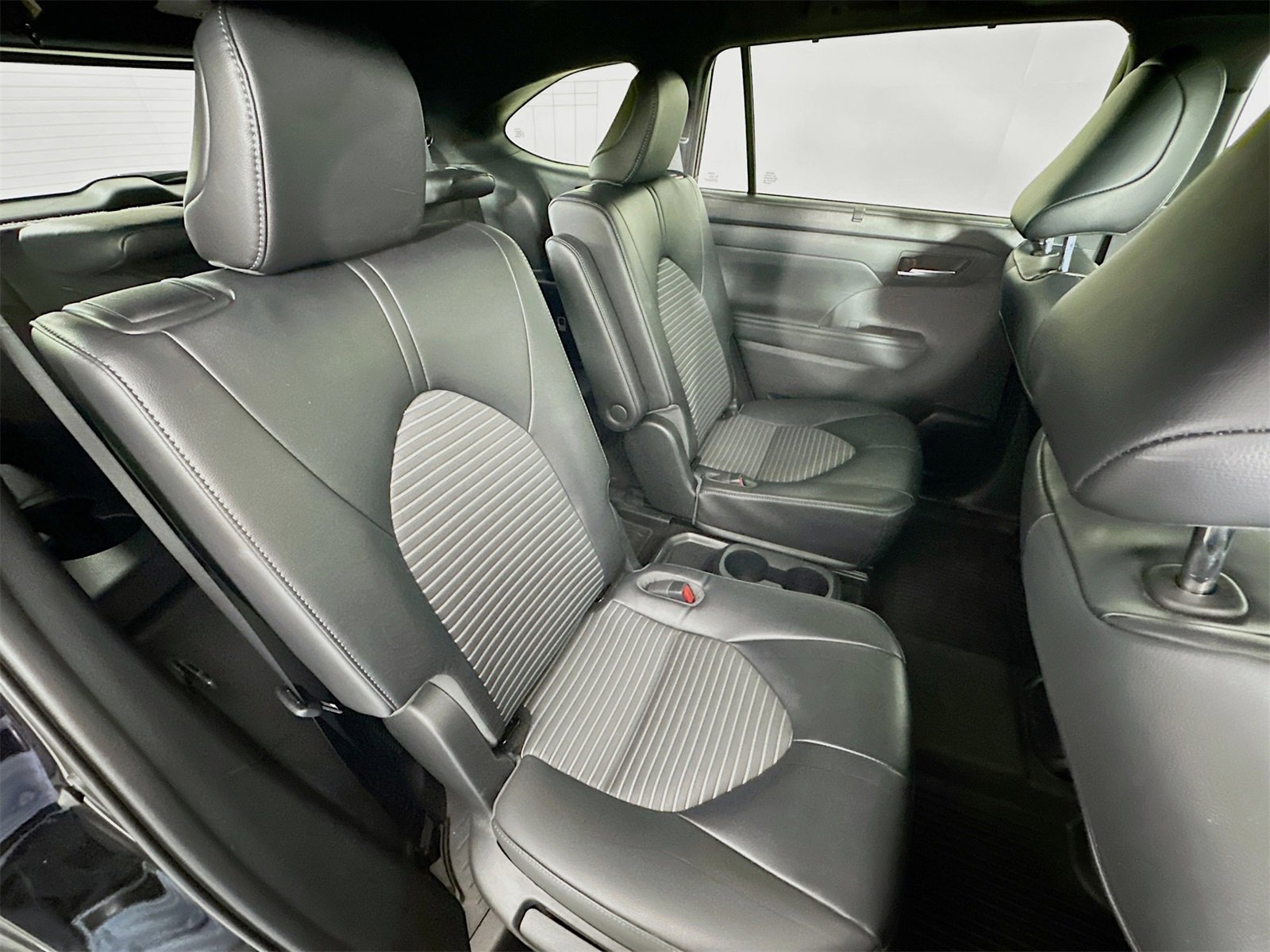 Certified 2023 Toyota Highlander XSE image 28