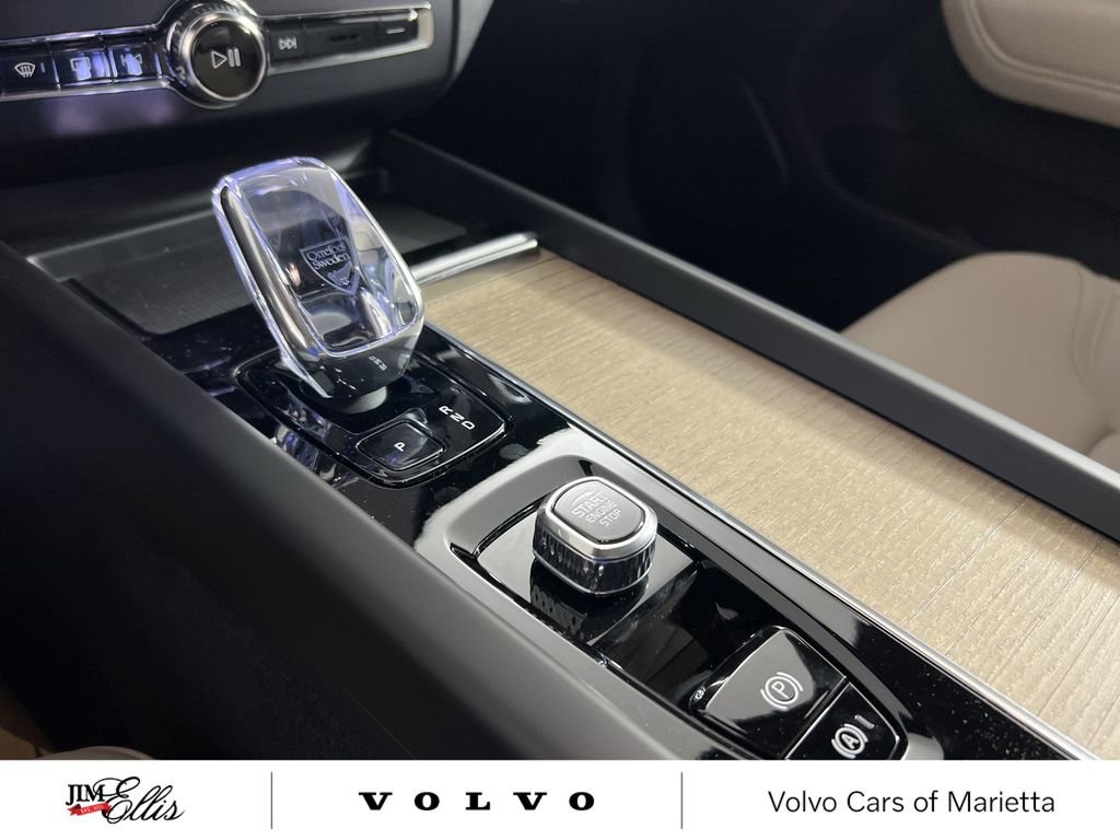 New 2026 Volvo XC60 B5 Plus w/ Protection Package Premier image 22
