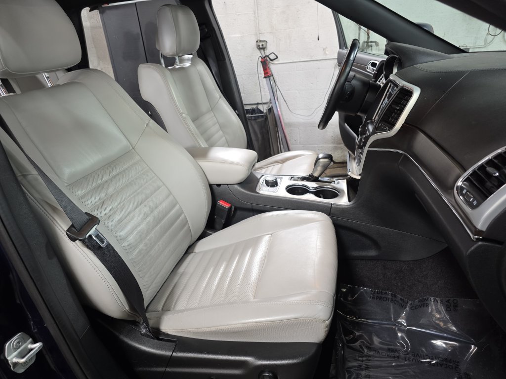 Used 2018 Jeep Grand Cherokee Limited AWD/4WD image 10