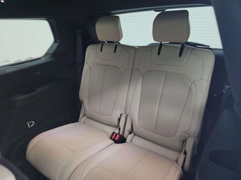 New 2025 Jeep Grand Cherokee L Limited w/ Luxury Tech Group II image 33