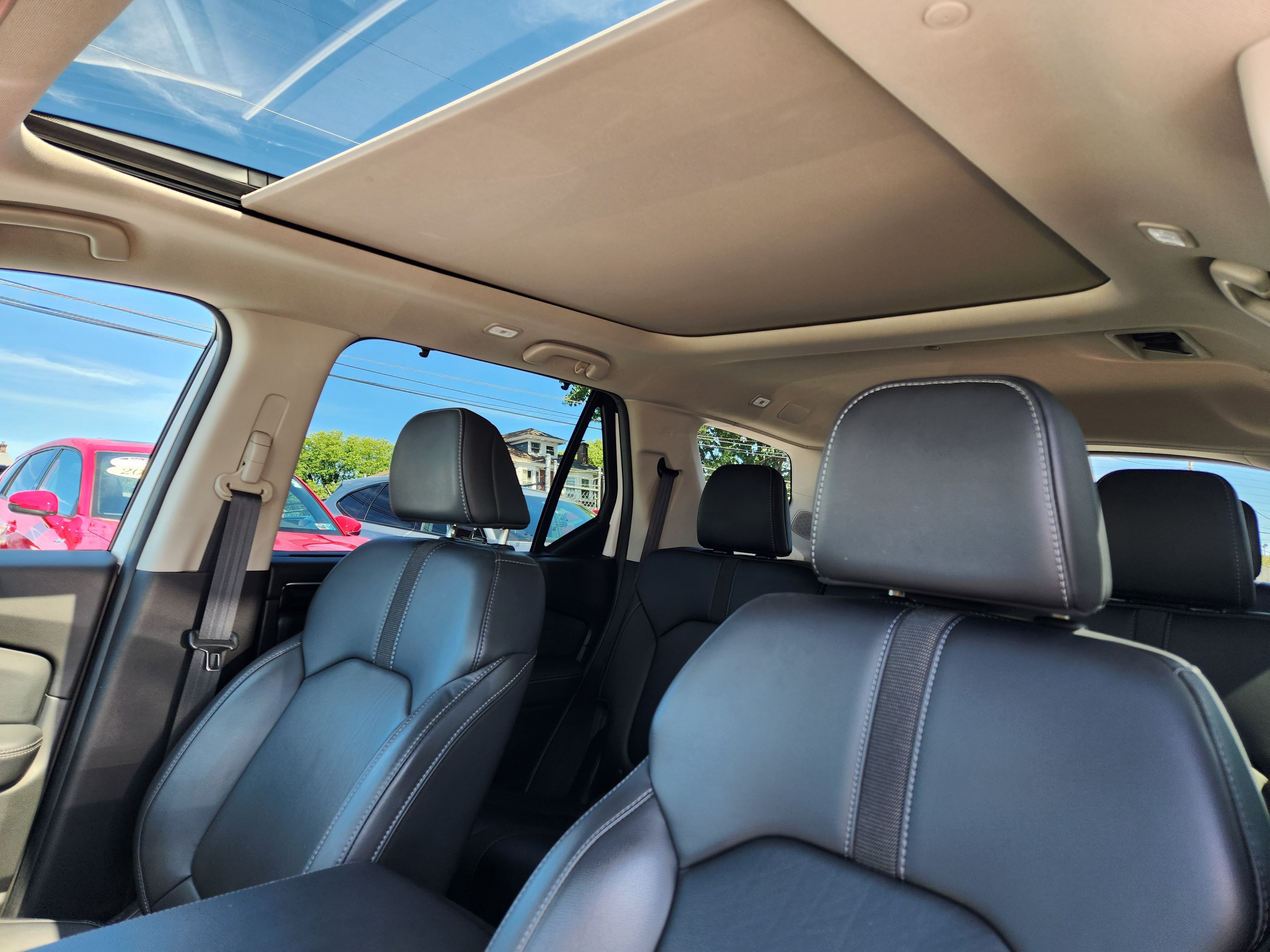 Used 2025 Honda Pilot Touring image 12
