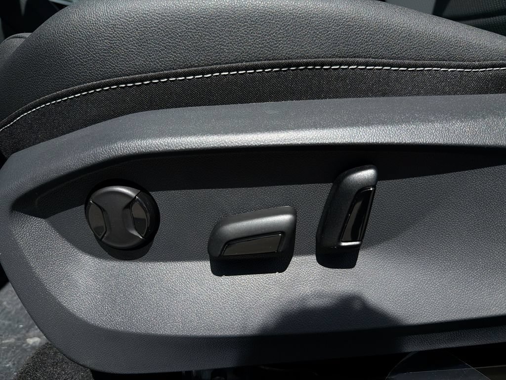 New 2026 Volkswagen Taos SEL AWD/4WD image 14