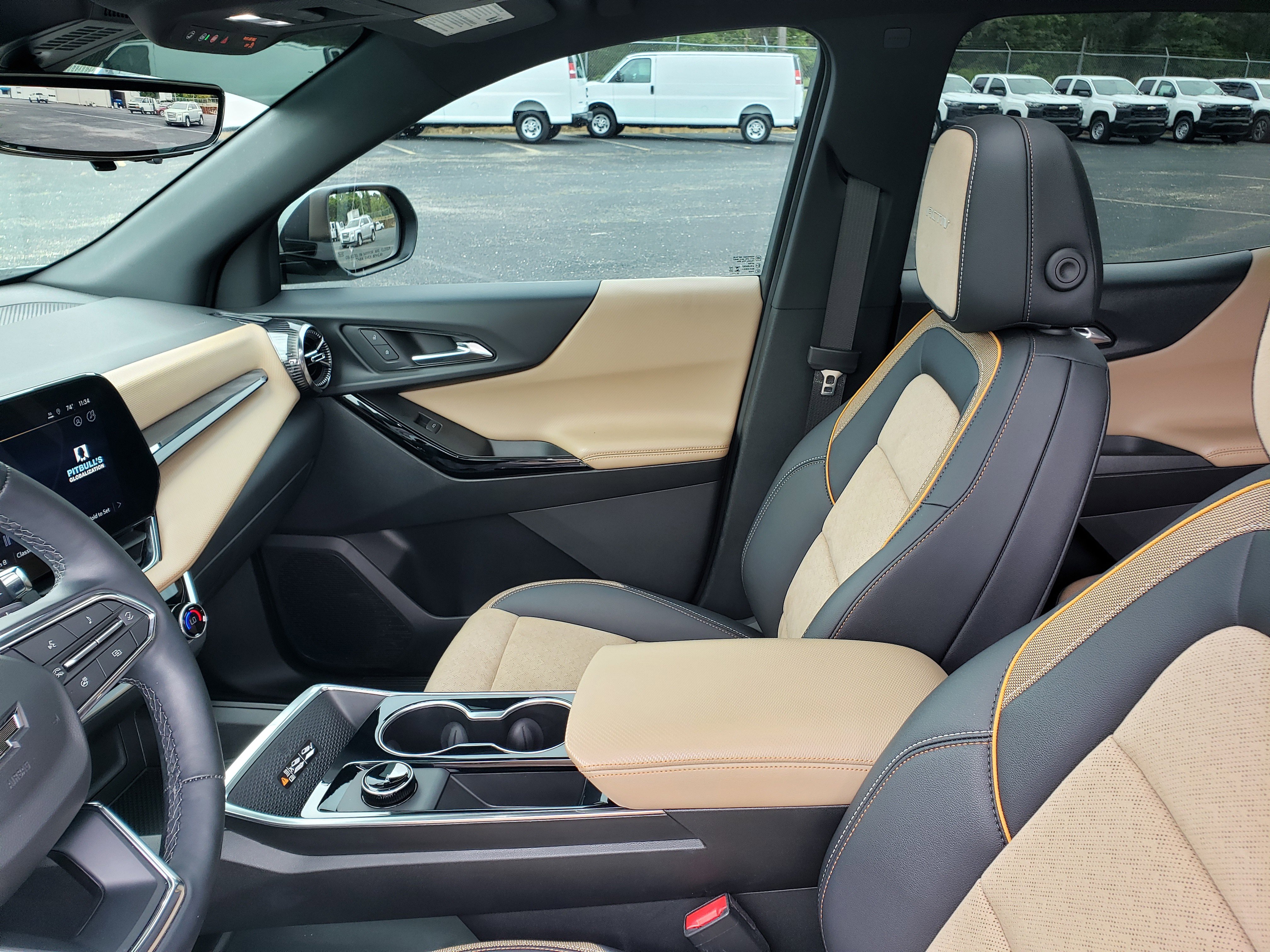 Used 2025 Chevrolet Equinox ACTIV w/ Safety and Technology Package FWD image 28