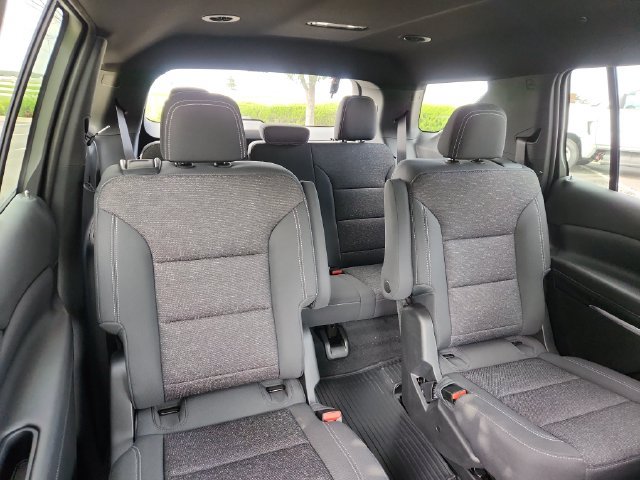 New 2027 Chevrolet Traverse LT w/ Midnight/Sport Edition FWD image 17