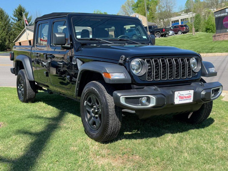 Used 2024 Jeep Gladiator Sport AWD/4WD image 2