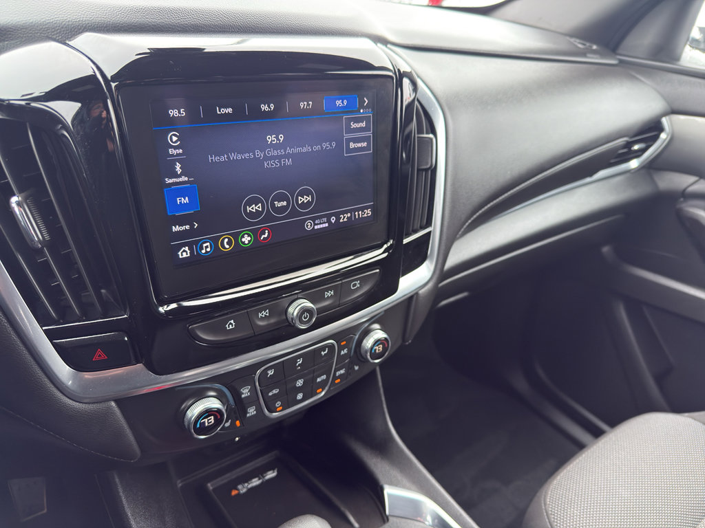 Used 2022 Chevrolet Traverse LT image 22