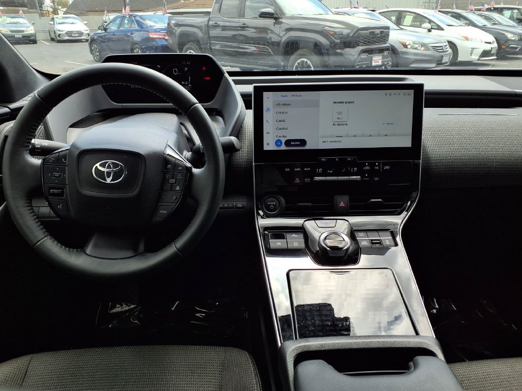 Certified 2023 Toyota bZ4X AWD image 32