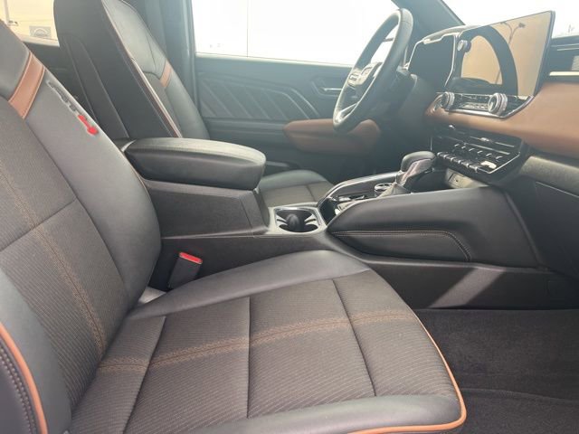 Used 2024 GMC Canyon AT4 image 17