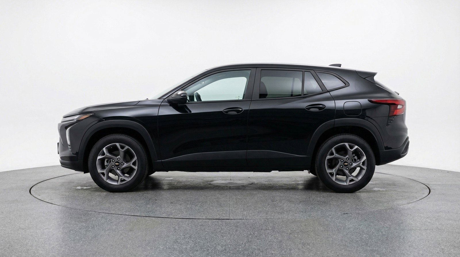 Used 2025 Chevrolet Trax LT FWD image 5