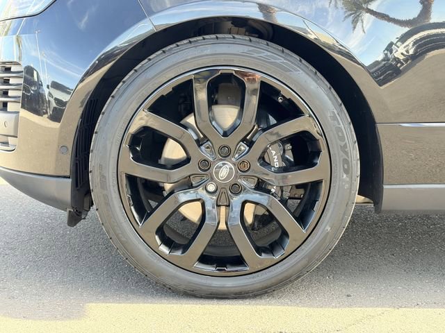 Used 2020 Land Rover Range Rover Long Wheelbase HSE image 32