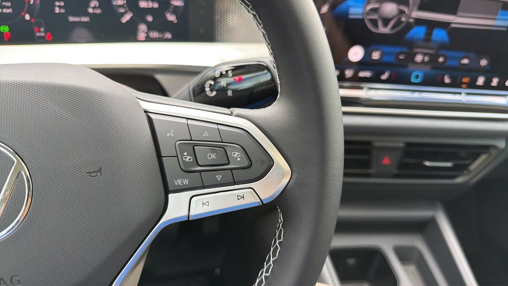 New 2026 Volkswagen Tiguan SE AWD/4WD image 25