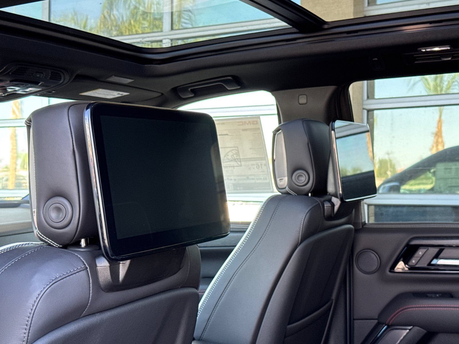 New 2026 GMC Yukon AT4 Ultimate AWD/4WD image 15