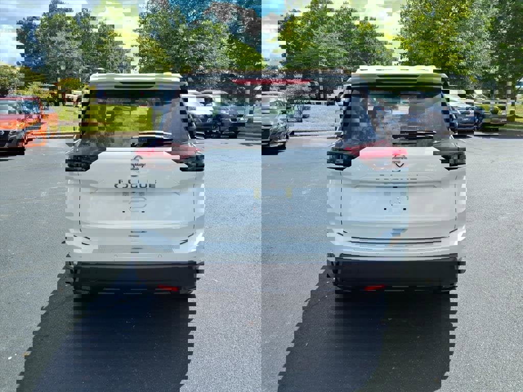 New 2026 Nissan Rogue SV image 4