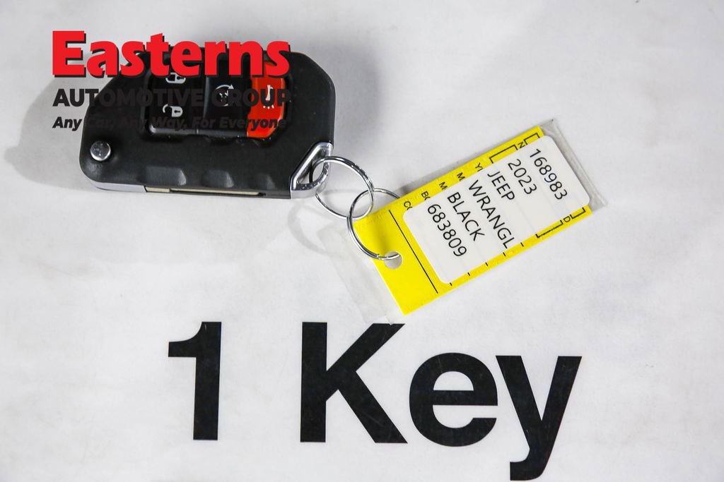 Used 2023 Jeep Wrangler Unlimited w/ Dual Top Group image 28