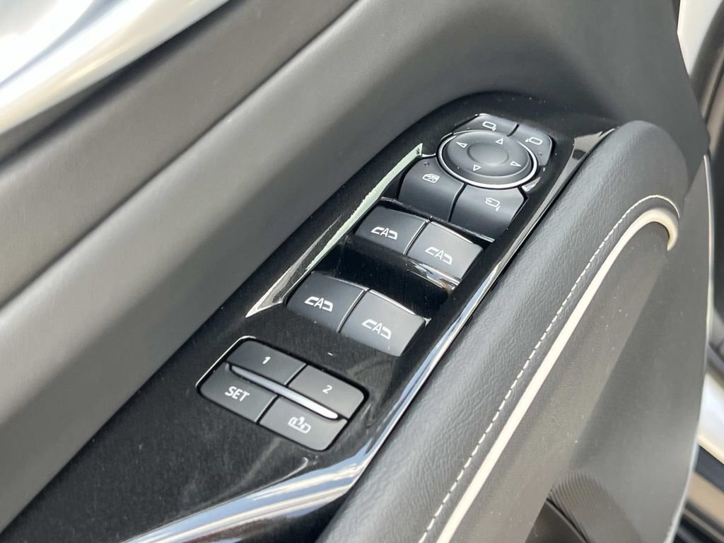 Certified 2024 Cadillac Escalade ESV Premium Luxury AWD/4WD image 32