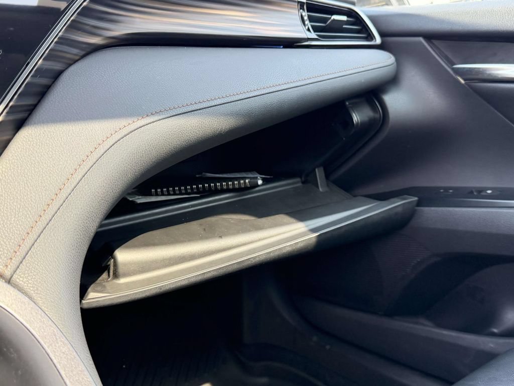 Used 2019 Toyota Camry FWD image 37