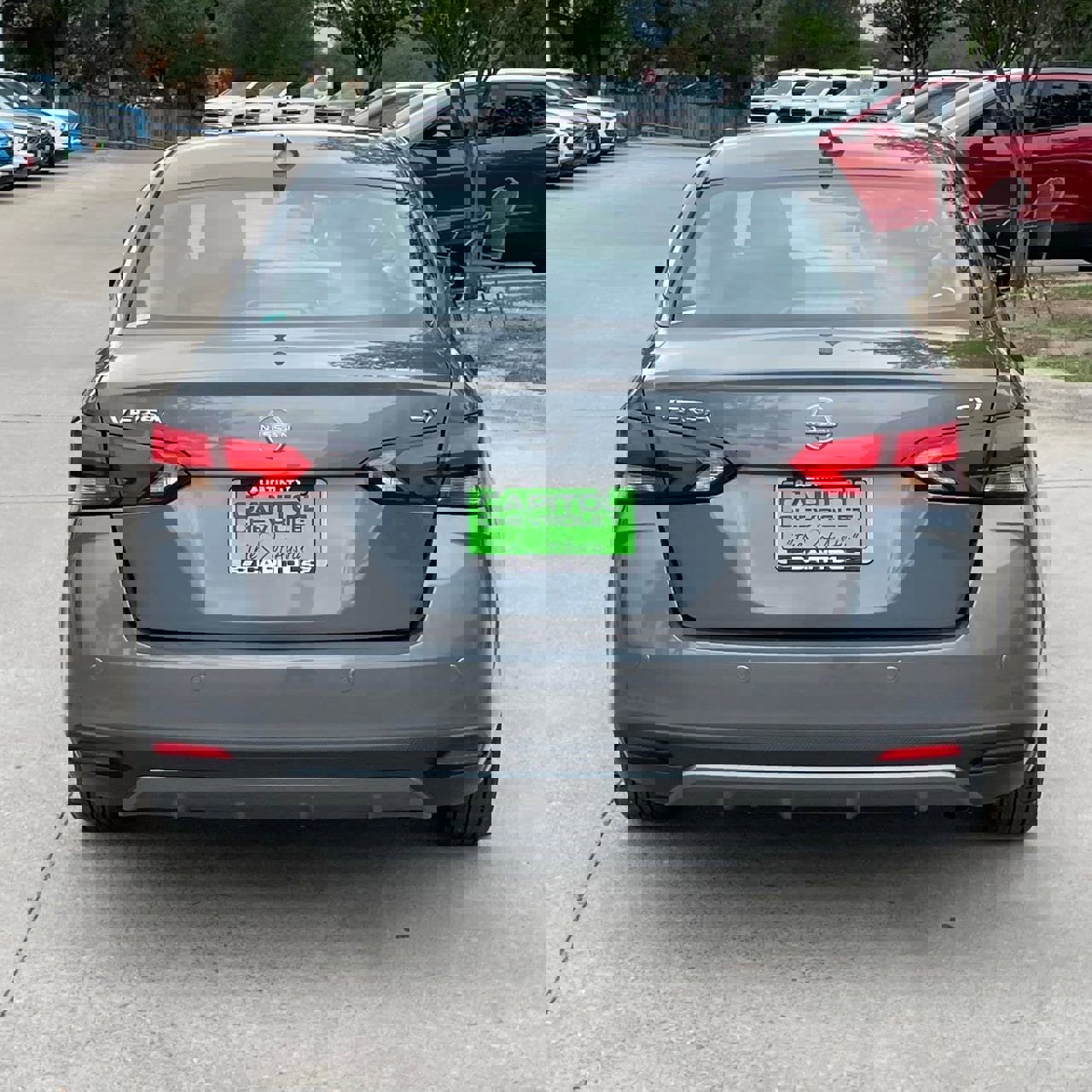 Used 2024 Nissan Versa SV FWD image 5