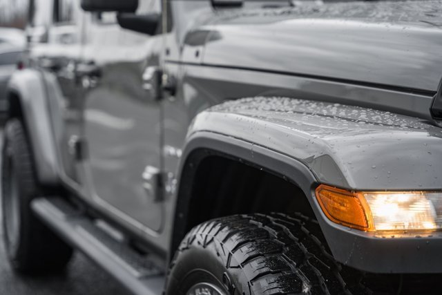 Used 2018 Jeep Wrangler Unlimited Sahara w/ Dual Top Group image 13