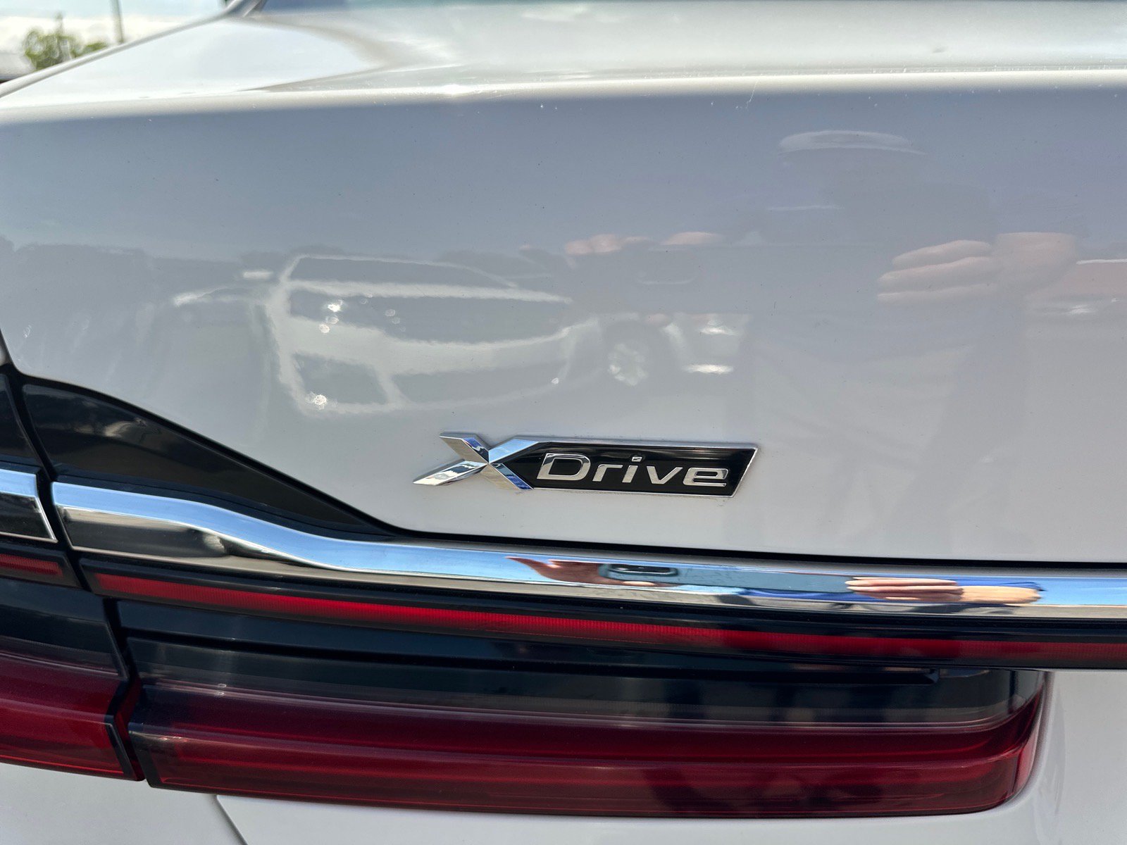 Used 2020 BMW 745e xDrive AWD/4WD image 11