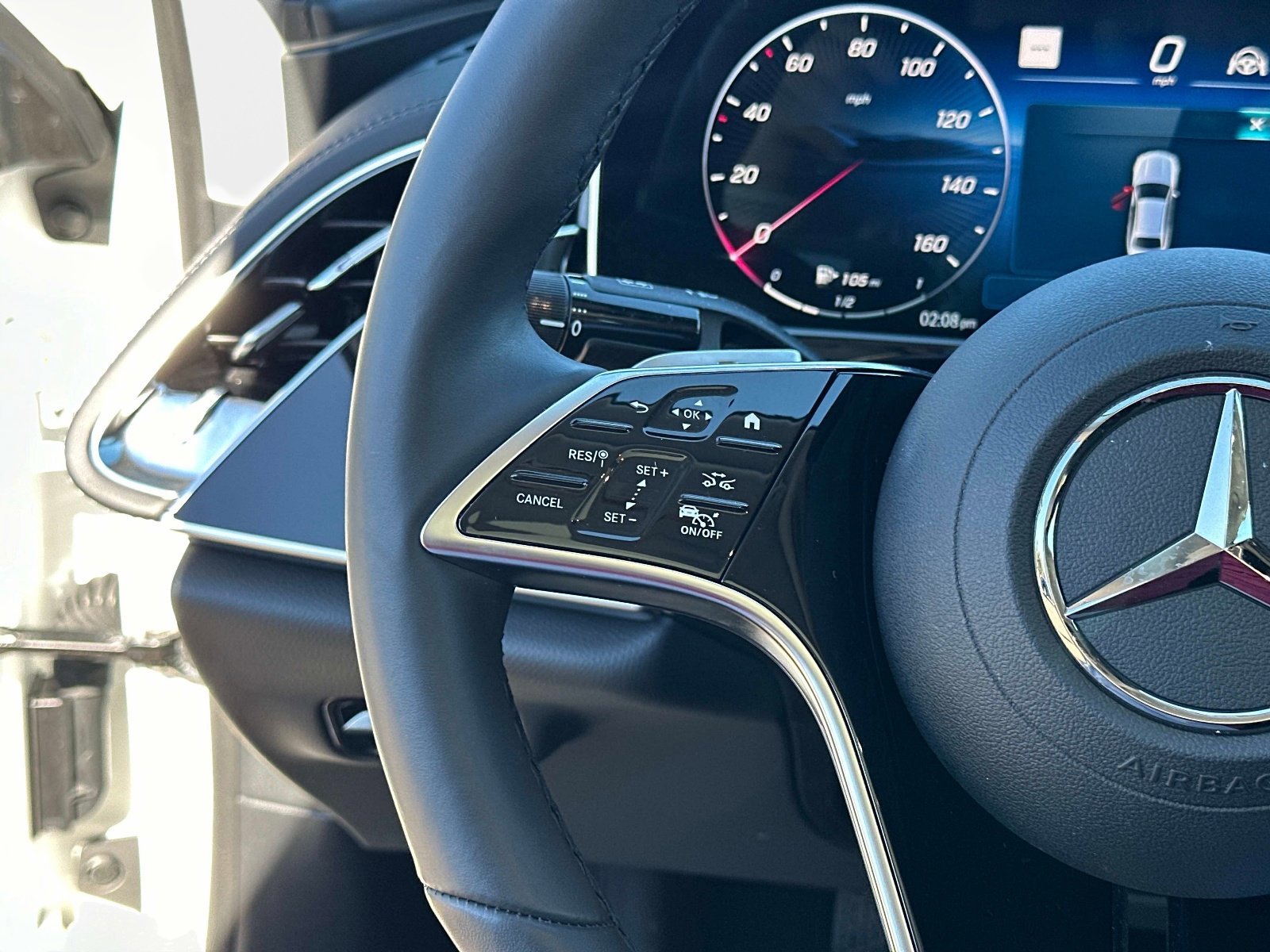 Used 2025 Mercedes-Benz E 350 Sedan image 25