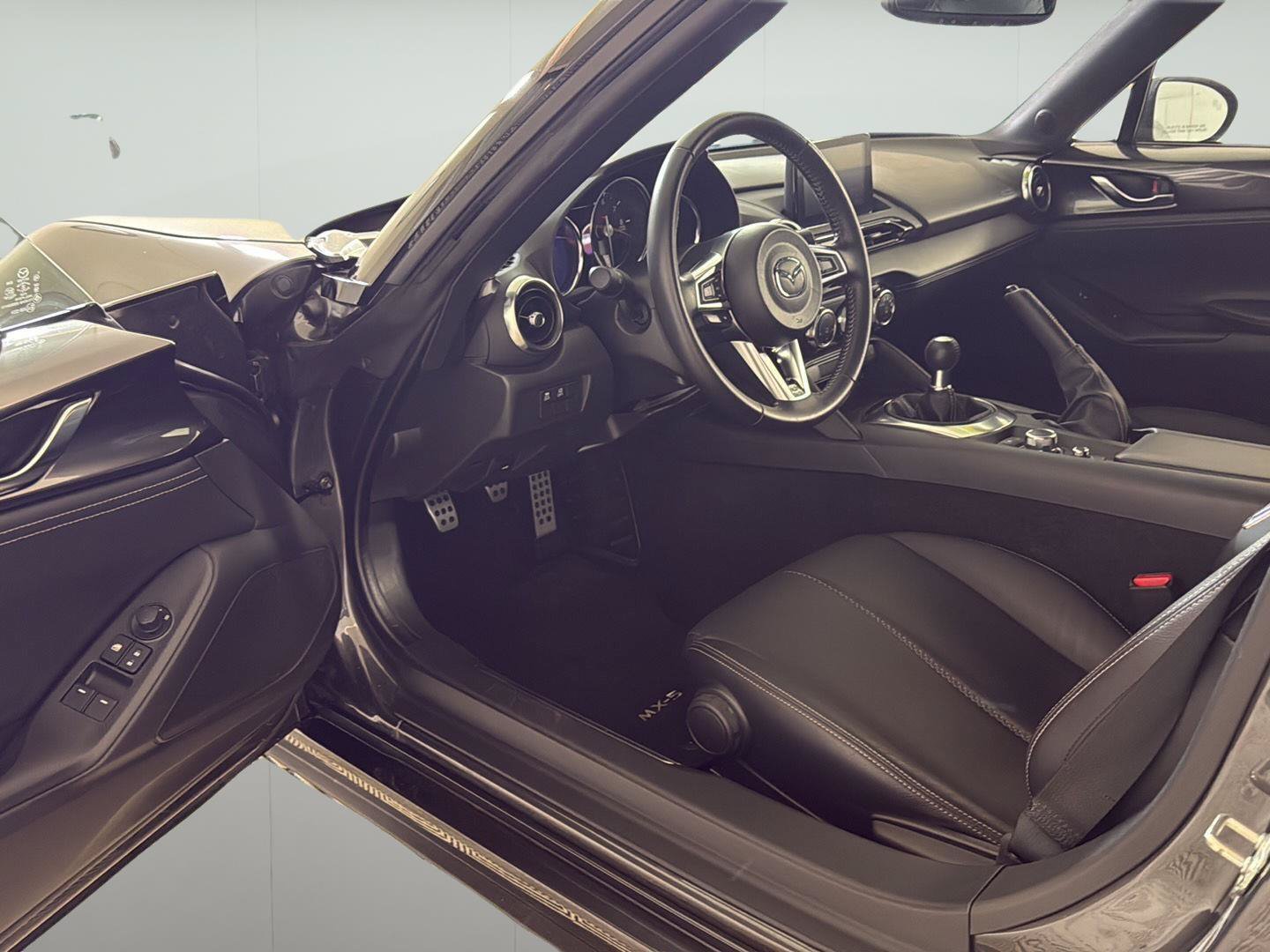 Used 2021 MAZDA MX-5 Miata Grand Touring RWD image 12