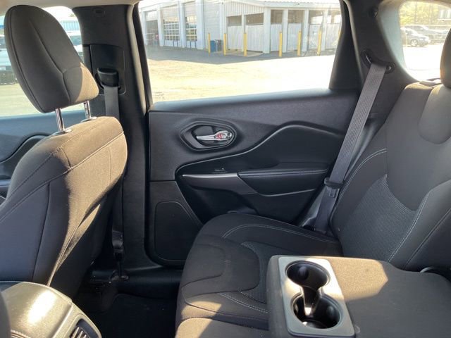 Used 2019 Jeep Cherokee Latitude w/ Popular Appearance Group image 13