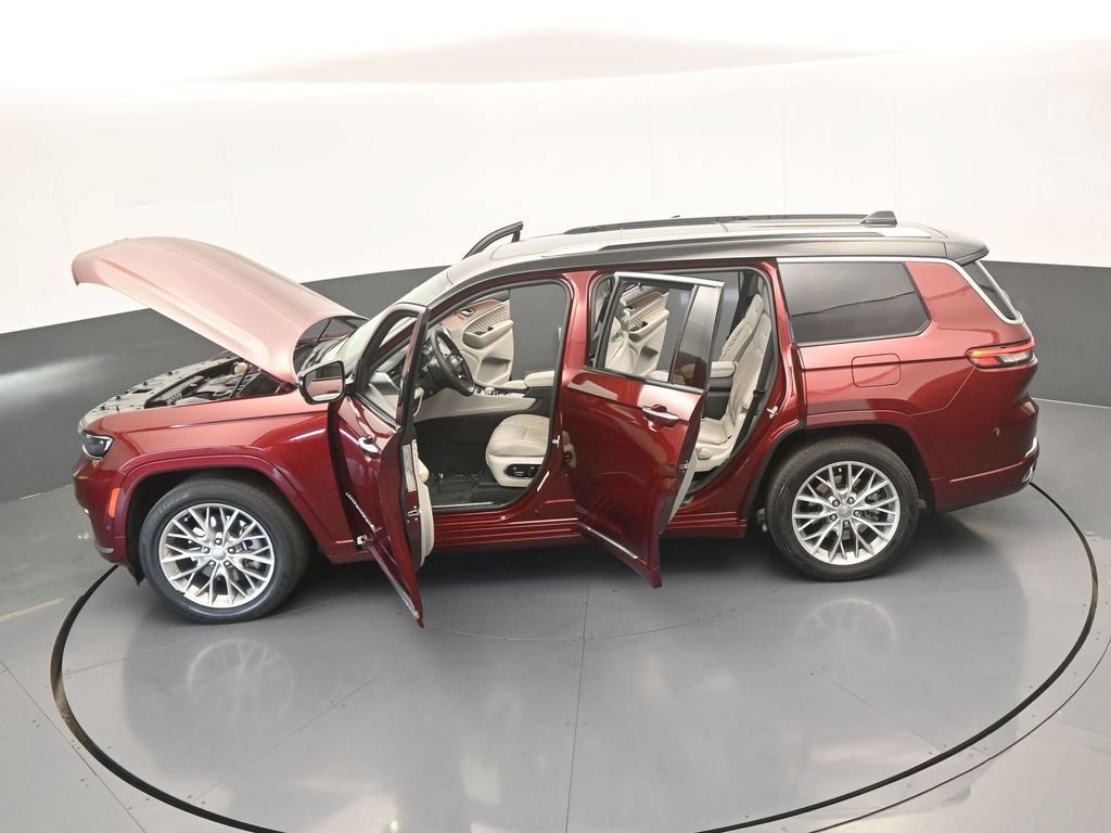 Used 2023 Jeep Grand Cherokee L Summit w/ Luxury Tech Group V AWD/4WD image 75
