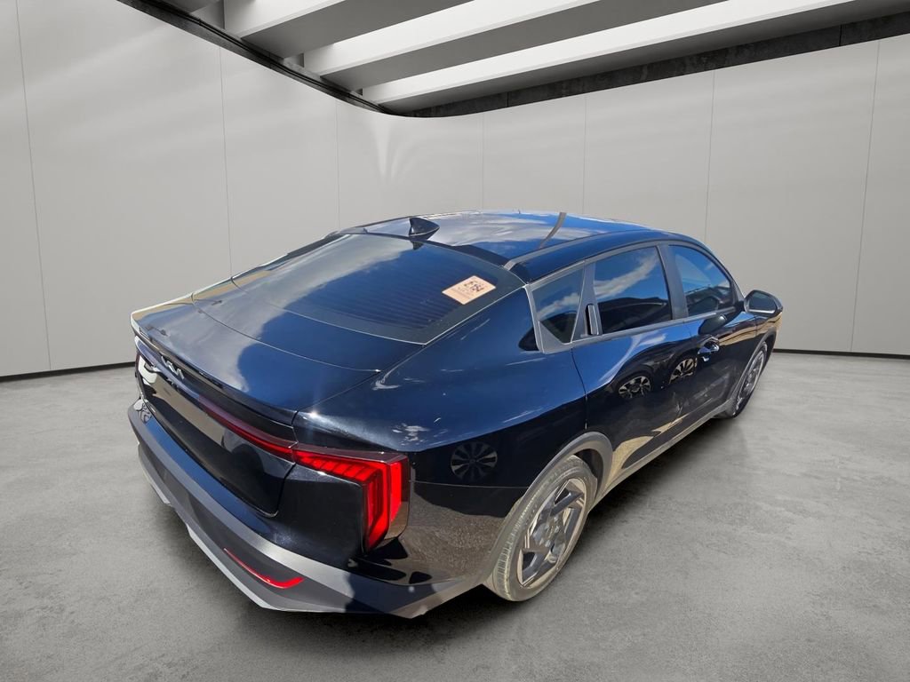 Used 2025 Kia K4 EX image 11