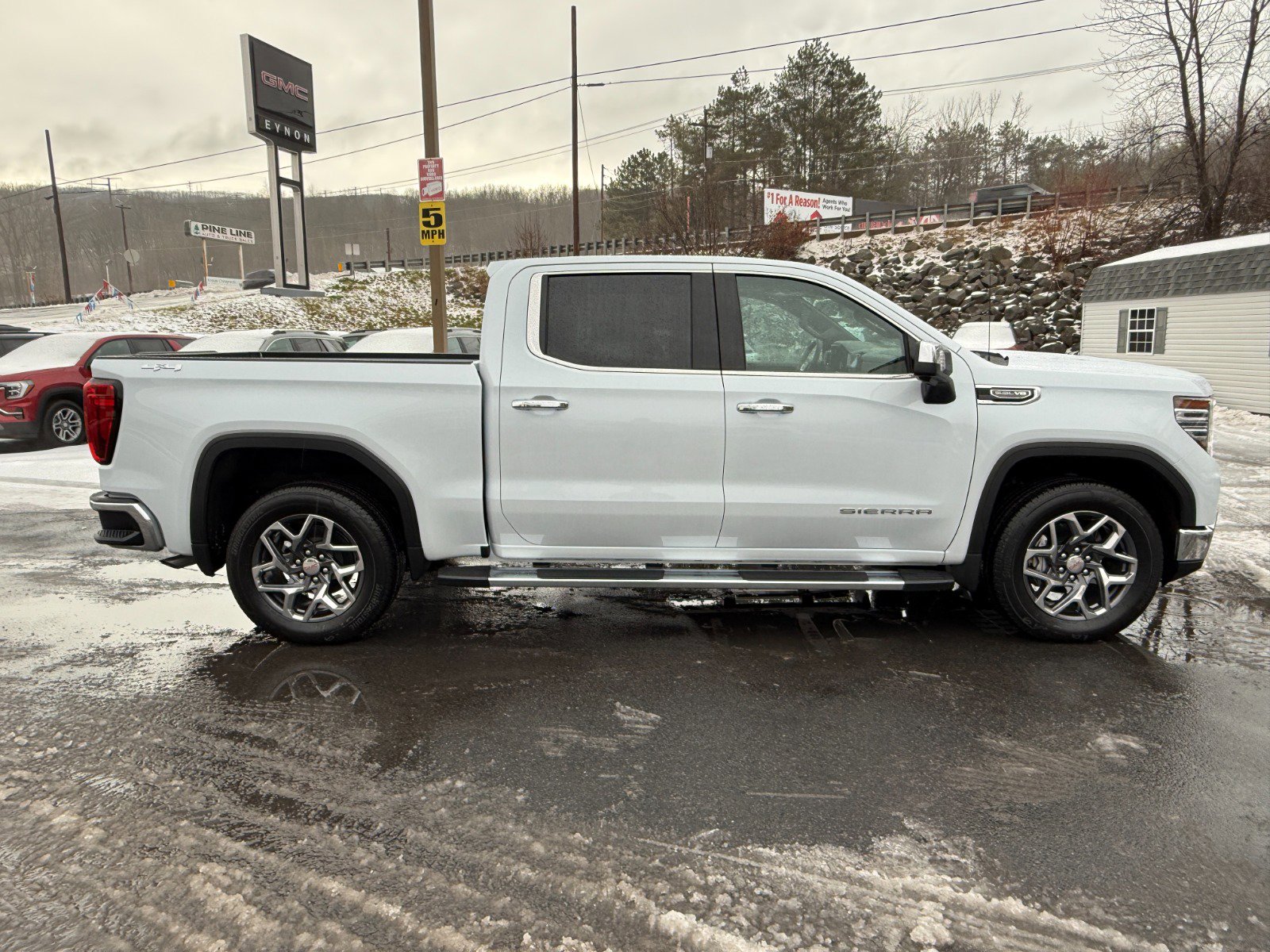 New 2026 GMC Sierra 1500 SLT w/ SLT Premium Package image 6
