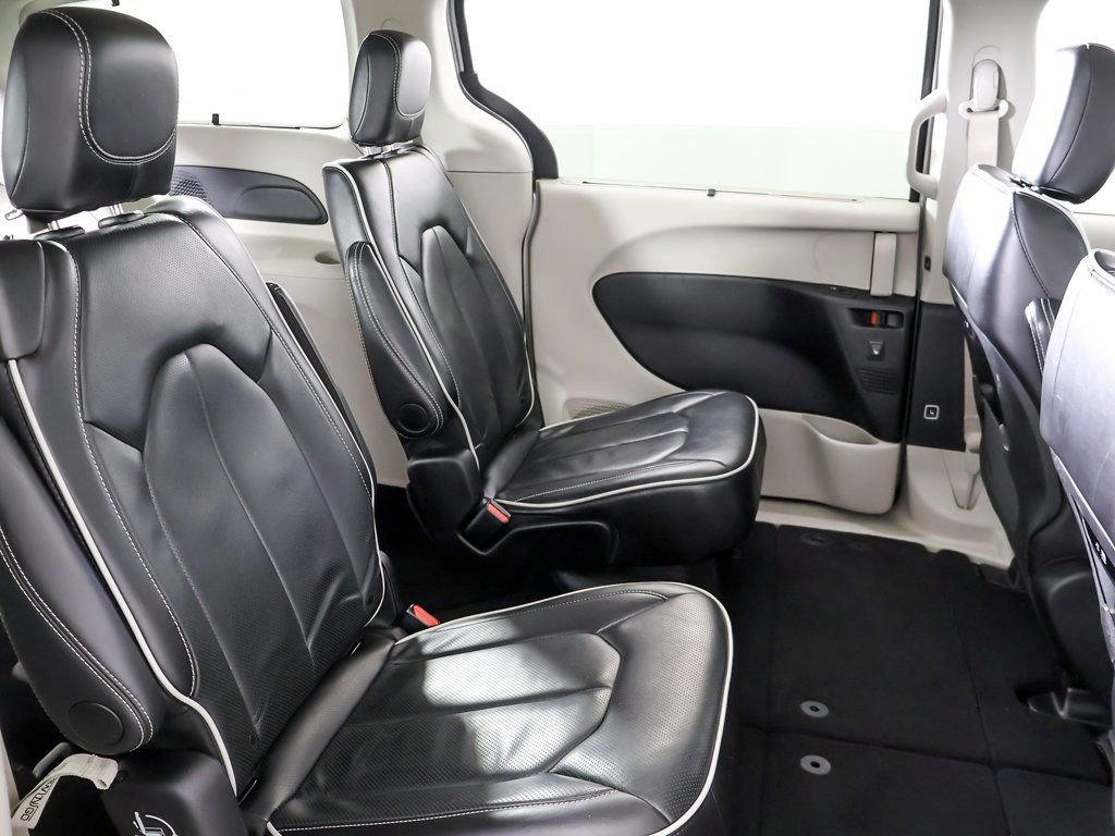 Used 2024 Chrysler Pacifica Limited image 40